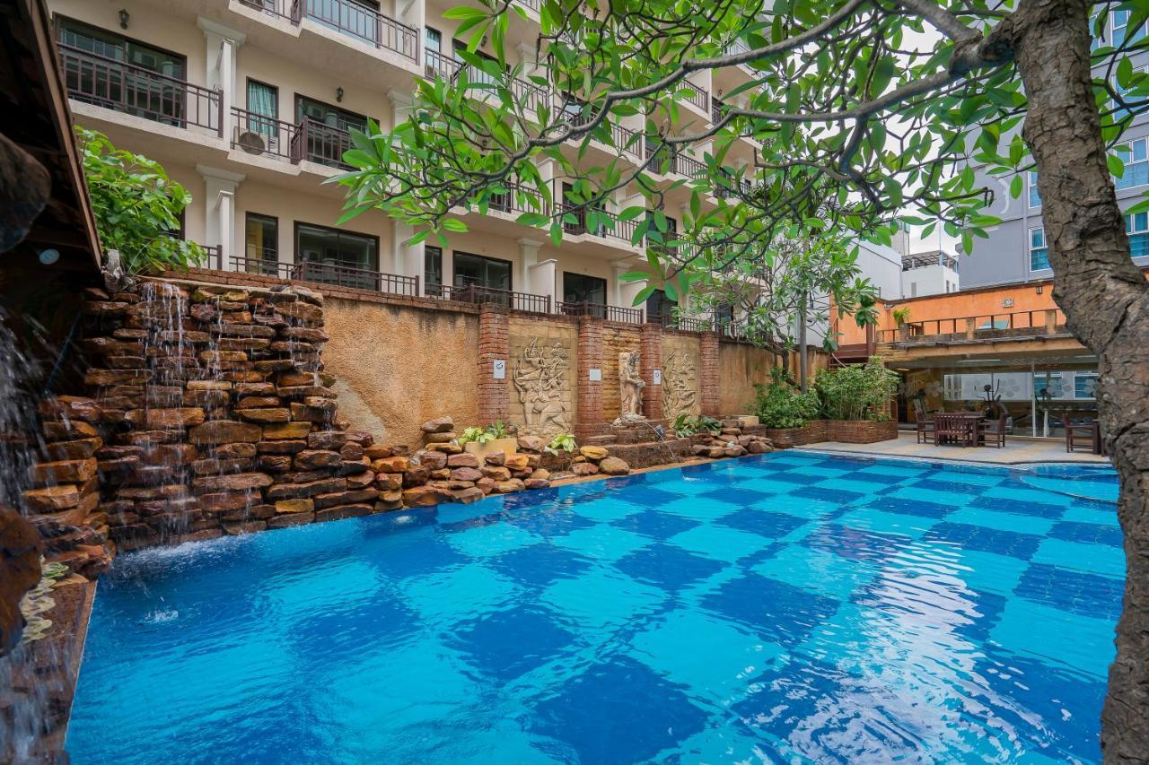 Bella Villa Prima Pattaya Extérieur photo