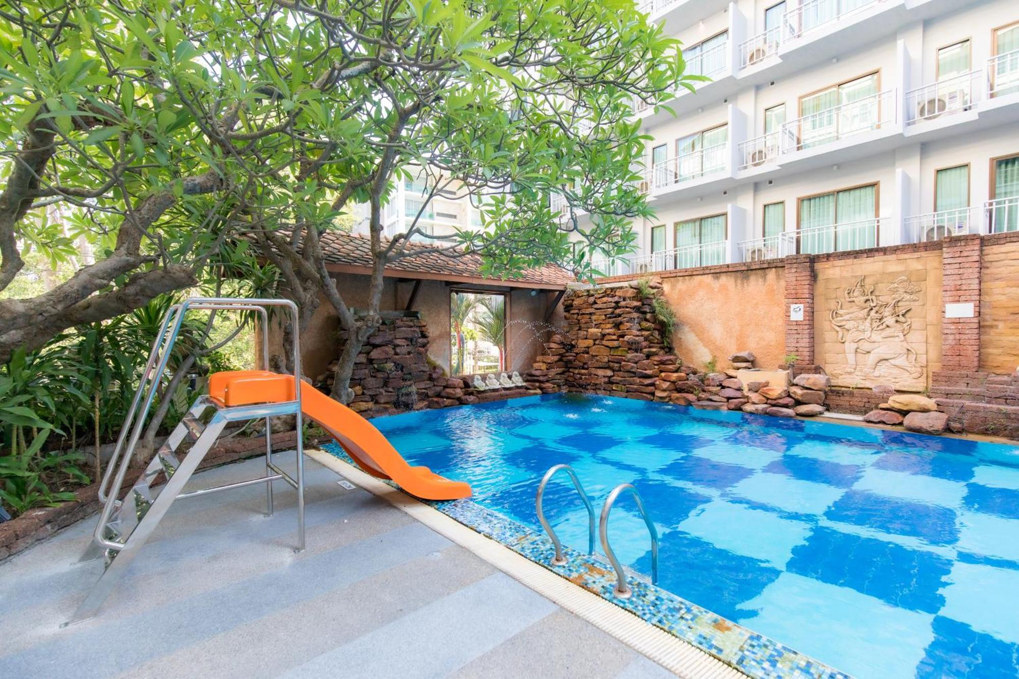 Bella Villa Prima Pattaya Extérieur photo